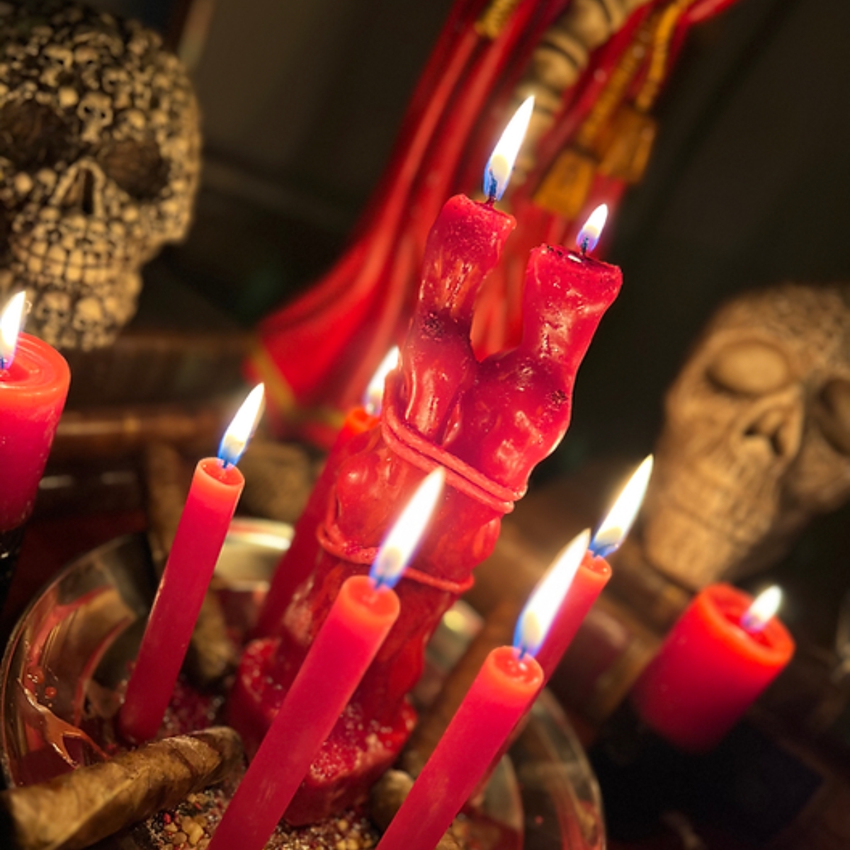 Amarre de amor para mi pareja utilizando magia blanca negra y roja